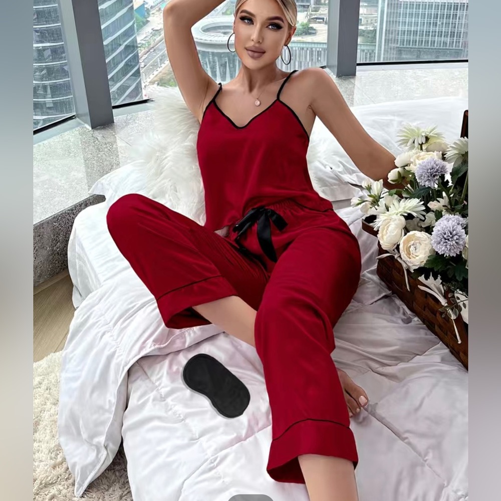 new without tags,  silky pyjama set with eye mask - Picture 3 of 3